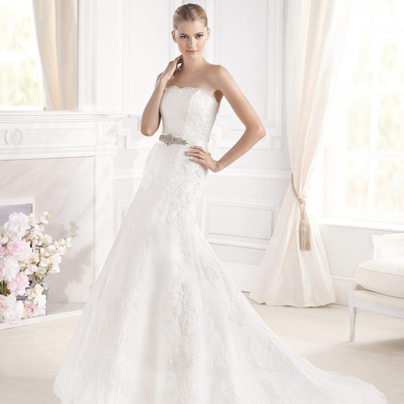 White One by Pronovias Dresses & Skirts - White One by Pronovias Wedding Dress Jaleah